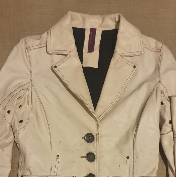 Danier Distressed Leather Jacket Limited Edition in Off-white XS - Picture 2 of 12